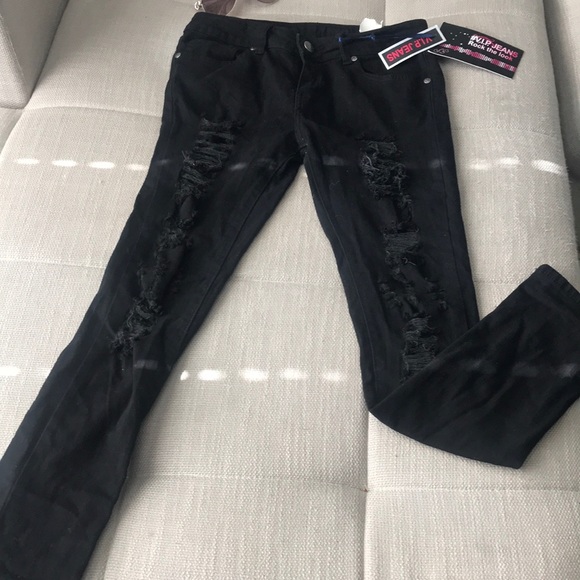 black ripped skinny jeans girls